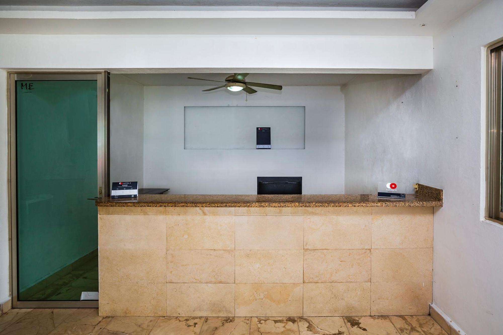 Capital O Cancun International Airport 24 7 Экстерьер фото