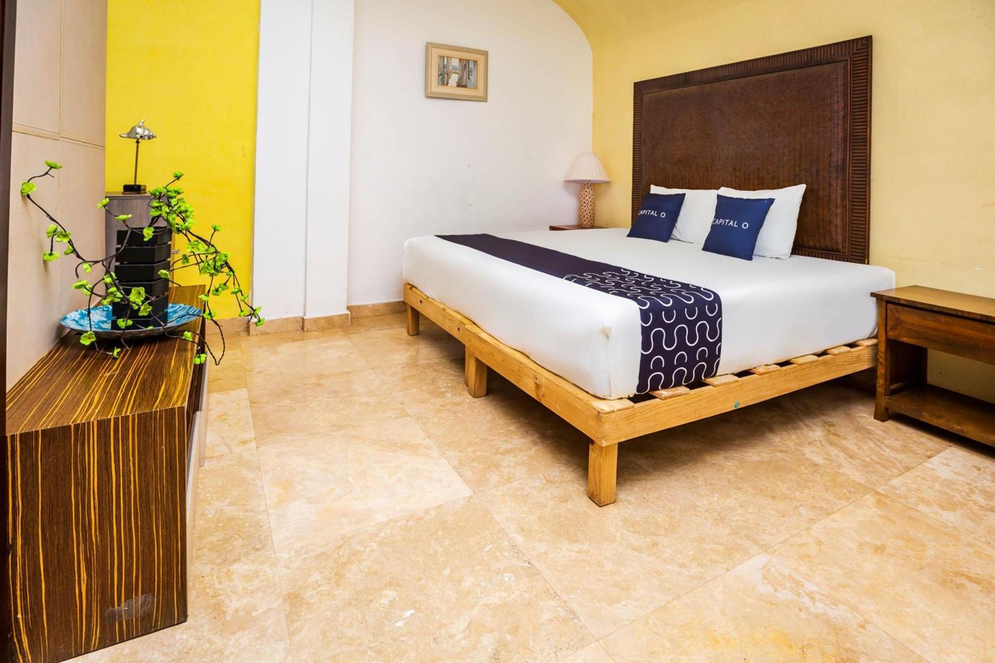 Capital O Cancun International Airport 24 7 Экстерьер фото